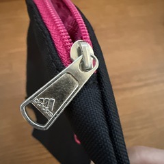新品✨adidasポーチの画像