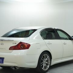 日産 スカイライン 　３５０ＧＴ　タイプＳＰ サンルーフ付きの画像