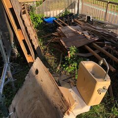 差し上げます　木材　端材　薪　パレット　トイレ(簡易水栓)　現地引き取り限定　熊谷市平塚新田の画像