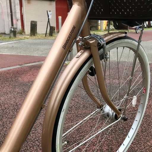 【ほぼ新車】ブリヂストン アルミーユ 26インチ ベルトドライブ オートライト プレシャスベージュ