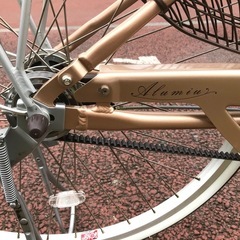 【ほぼ新車】ブリヂストン アルミーユ 26インチ ベルトドライブ オートライト プレシャスベージュの画像