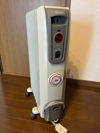 	【引き取り希望】デロンギ オイルヒーター H770812EFSN-GY