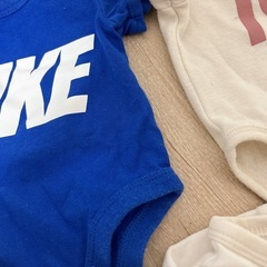 新生児 ロンパースの画像