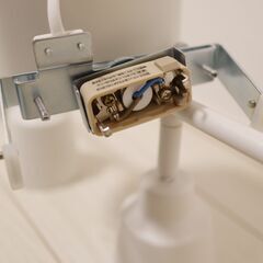 IKEAシーリングスポットライト（電球４つ付き）の画像
