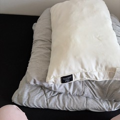 三つ折りマットレス　枕　布団の画像