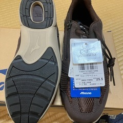 ウォーキングシューズ　ミズノ 　25.5 未使用の画像