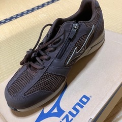 ウォーキングシューズ　ミズノ 　25.5 未使用の画像