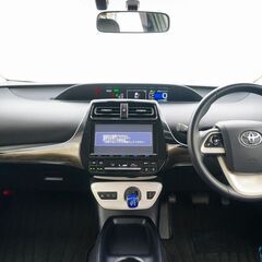 【ローン審査通過率95％！ローンお任せください！】トヨタ プリウス 　Ｓの画像