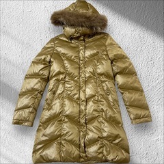 HONEYSUCKLE ROSE ハニーサックルローズ ダウンコート ゴールド系 ダウンジャケット ラクーンファー付き Mサイズの画像