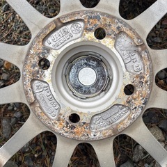 4穴ホイールの画像