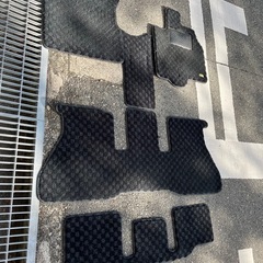 日産　ラフェスタB30  KARO   マットの画像