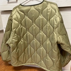 【新品】4,730円 Mサイズ キルティングジャケットの画像