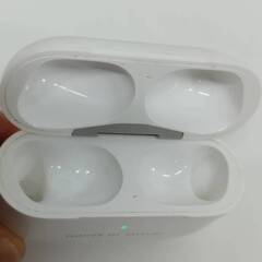【純正】AirPods Pro 第2世代/A2700/充電ケースのみ！の画像