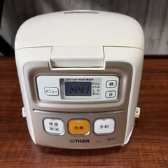 タイガー マイコン炊飯器 3合 ホワイト JAI-R550の画像