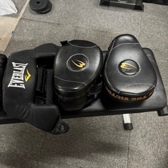 トレーニングベンチ ボクシング セット グローブ ヘッドギア プロテクター パンチングミット エバーラスト  トレーニング ボクササイズ ダイエット 筋トレ ホームジムの画像