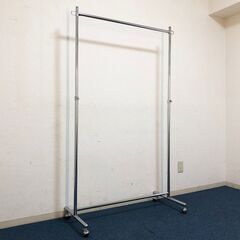 シングルハンガーラック 業務用 ハンガープロ 左右ちょいかけフック付 耐荷重80Kg　360°回転大経ボールキャスター 高さ無段階調節 服吊りの画像