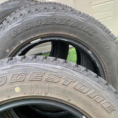 中古スタッドレスタイヤの画像