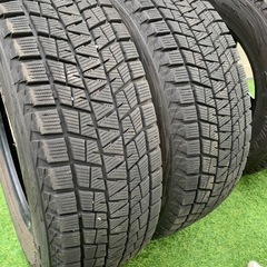 中古スタッドレスタイヤの画像