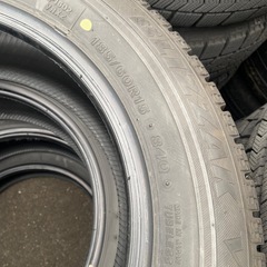 185/60r15スタッドレスタイヤbridgestone4本セット(タイヤのみ)の画像