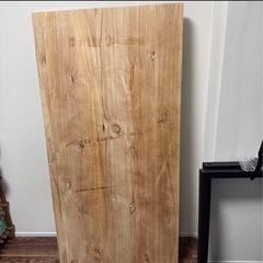ダイニングテーブル 幅140×奥70×高75 厚5cm ニュージーランド松の木？の画像