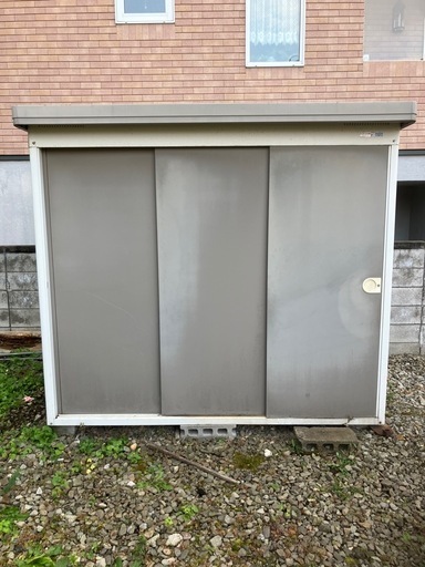 中古物置　155ｘ235　三段扉　引取