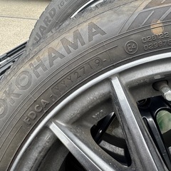 スタッドレスタイヤ
の画像