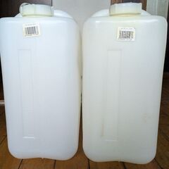 20L　ポリ缶　2点  中古品　無料の画像