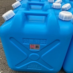 ポリタンク8個の画像