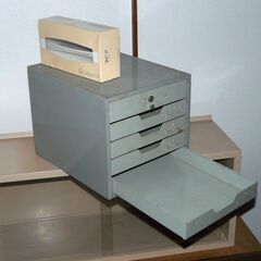 無料配達します🚚書斎・事務所に💖スチールラック💖レターラック💖他💖の画像