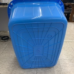 【ジモティー割引で最大15％OFF⭐️】角型タライ 水抜栓なしの画像