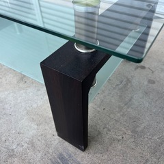 ガラスと木製のモダンテーブル 105cm x 60cm 高さ42cmの画像