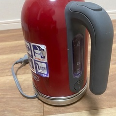DeLonghi デロンギ kMix 電気ケトル 1.0L（レッド）の画像