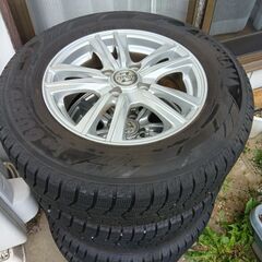 スタッドレスタイヤ　4本ホイールセットの画像