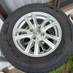 スタッドレスタイヤ　4本ホイールセットの画像