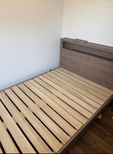 シモンズ　ベッドフレームのみ　ダブル