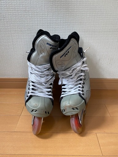 ローラーホッケースケート靴