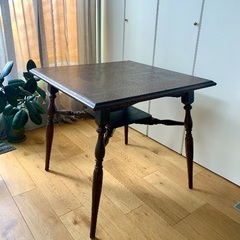 【多摩川駅引き取り】鎌倉アンティーク家具店購入 フレンチ風 木製ダイニングテーブル 2人用（75×75cm）の画像