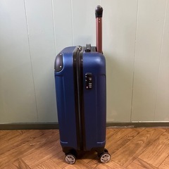 【まだまだ使えます！】キャリーケース　青むら紫の画像