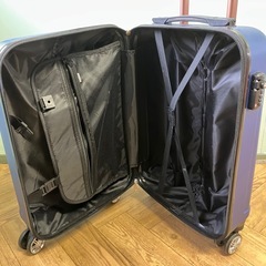 【まだまだ使えます！】キャリーケース　青むら紫の画像