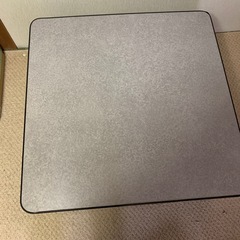 こたつテーブルの画像