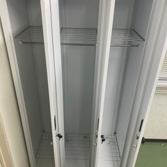 【ほぼ新品】3人用ロッカー（スチール製）の画像