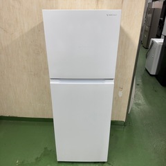 211 送料設置無料★ヤマダセレクト　大型冷蔵庫　236L 22年製の画像
