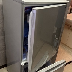 冷蔵庫　シャープ　2018年製の画像