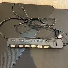 ゲーミングデスクの画像