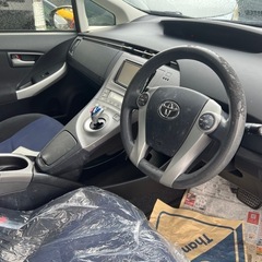 2013年 プリウス Sの画像