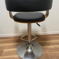 昇降式バーチェア（カウンターチェア） ブラック×ウッド 高さ調節可の画像