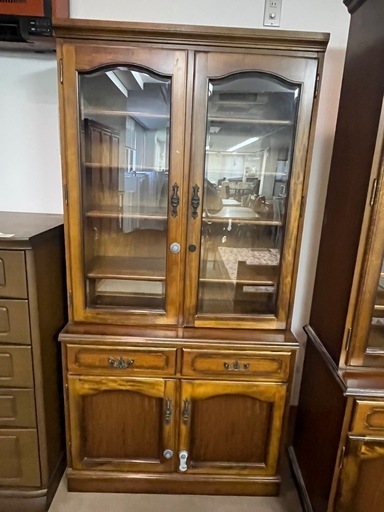 カリモク家具のカップボード