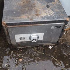 金庫、かぎ付き、引越し荷物の画像