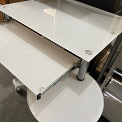 🟥11月最初の目玉商品🟥1日2日限定価格🟥ガラス製PCデスクの画像