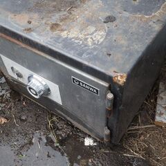 金庫、かぎ付き、引越し荷物の画像